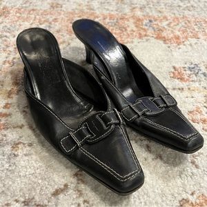 SALVATORE FERRAGAMO Women’s Pointed Square Closed Toe Vintage Heels